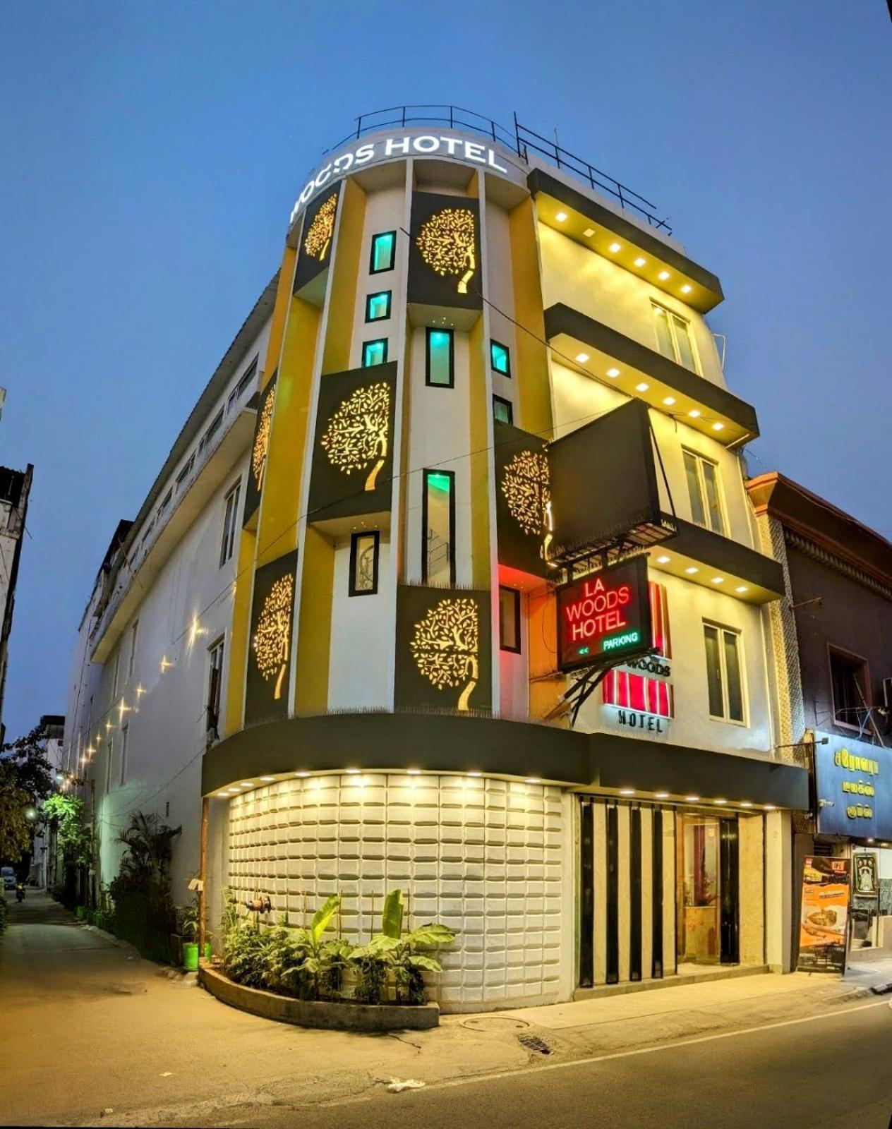 La Woods Hotel Chennai Exterior foto