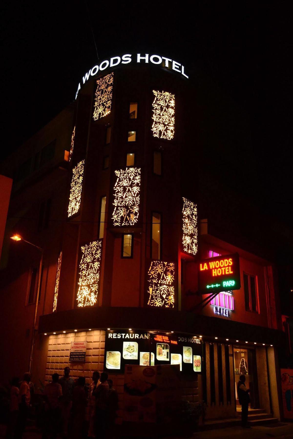 La Woods Hotel Chennai Exterior foto